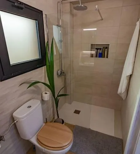 Relaxing Garden Cristianos Con Jacuzzi Y Barbacoa Apartamento *