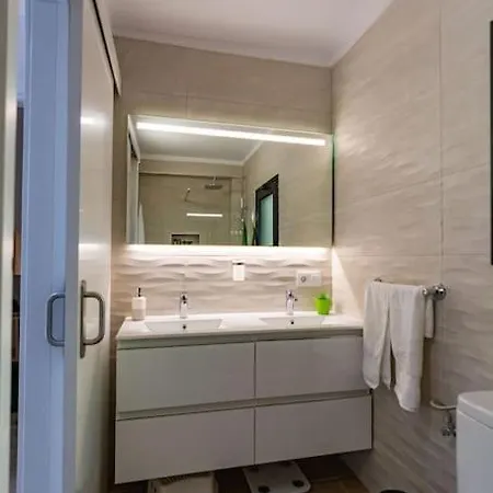 Relaxing Garden Cristianos Con Jacuzzi Y Barbacoa Appartamento