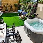Relaxing Garden Cristianos Con Jacuzzi Y Barbacoa *