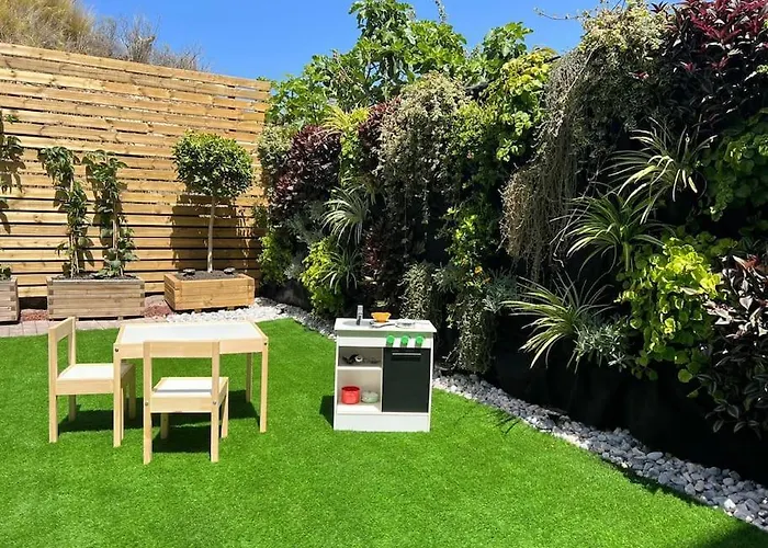 Relaxing Garden Cristianos Con Jacuzzi Y Barbacoa Lejlighed *